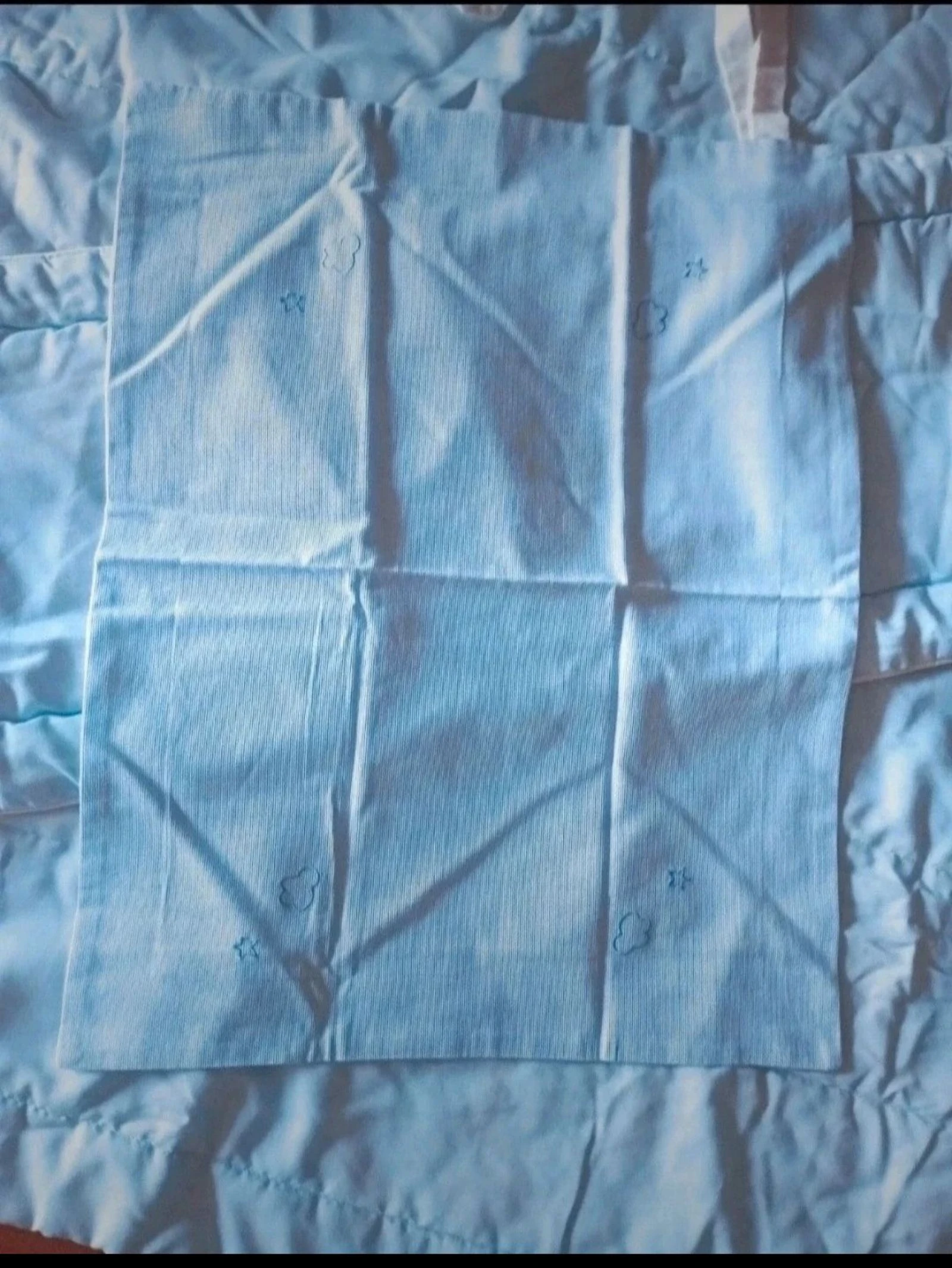 Edredom com resguardo de cabeceira azul bebé + fronha – photo 2
